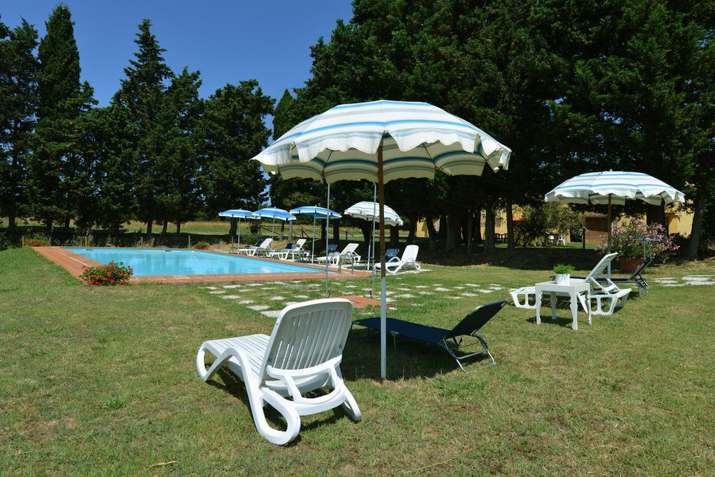 Agriturismo Tenuta Vallelunga Guasticce Buitenkant foto