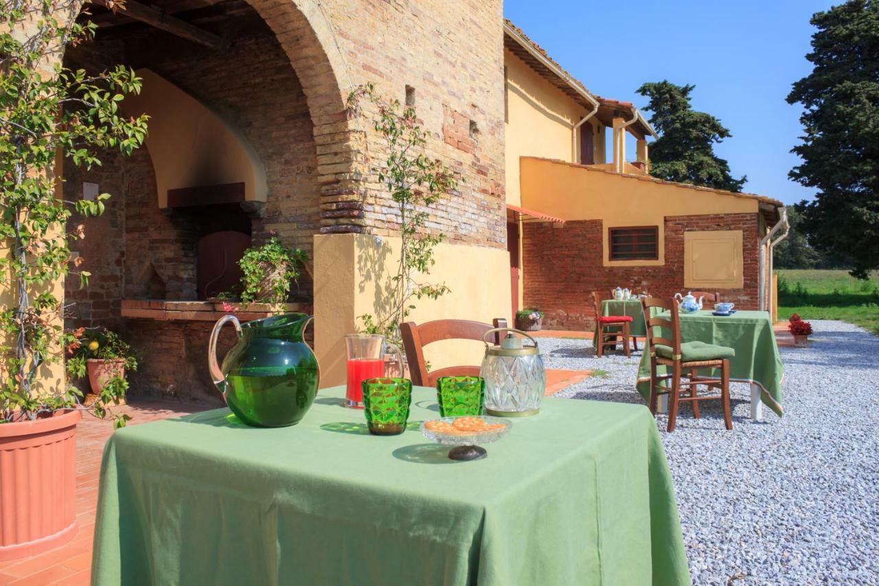Agriturismo Tenuta Vallelunga Guasticce Buitenkant foto